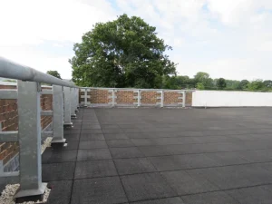 flat roof on commercial building